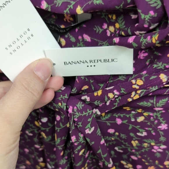 Banana Republic Berry Wine Tie Neck Blouse. Size M. NWT - Picture 7 of 7